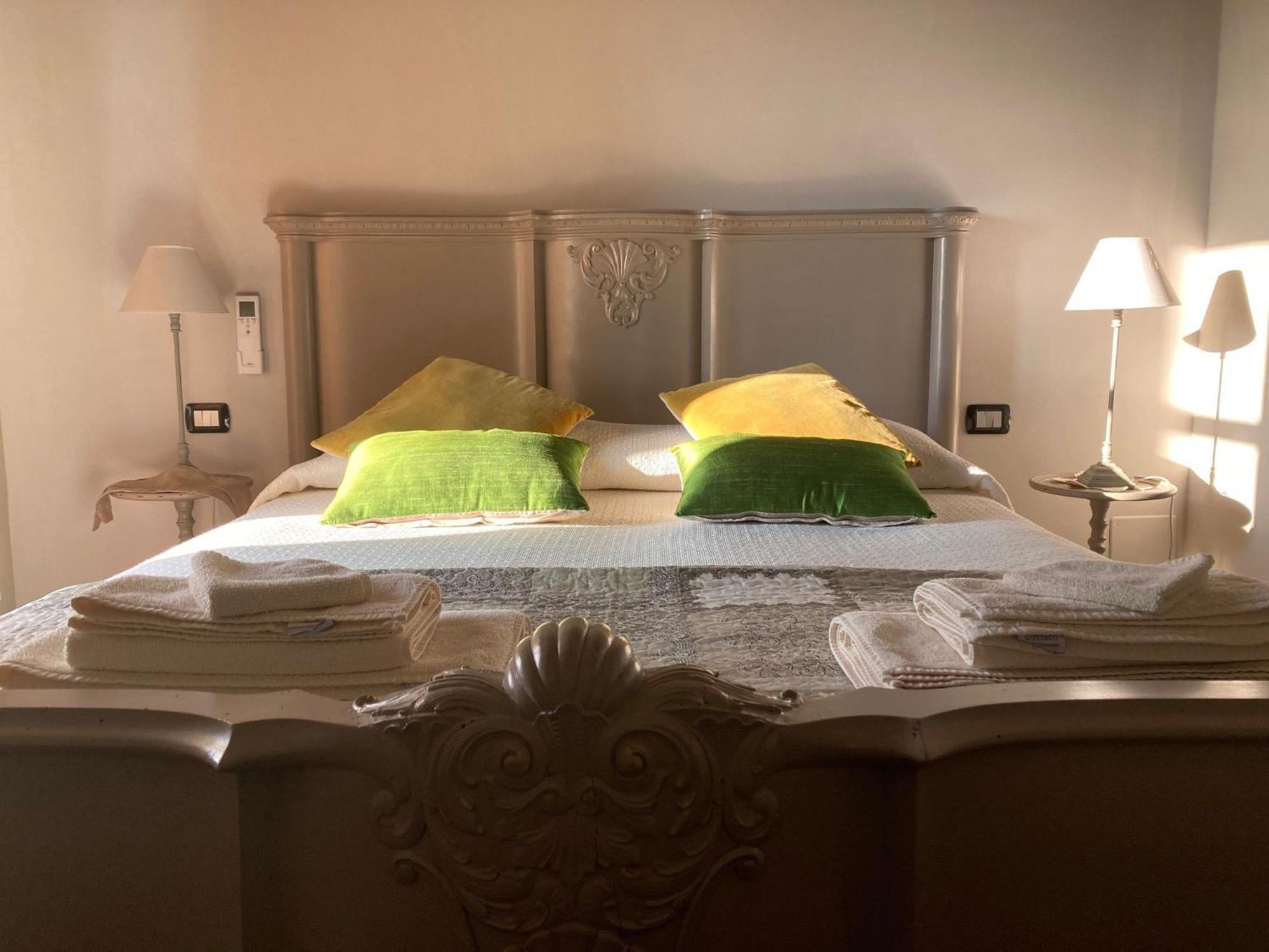 I Grappoli Divini Bed & Breakfast Viarigi Exterior photo
